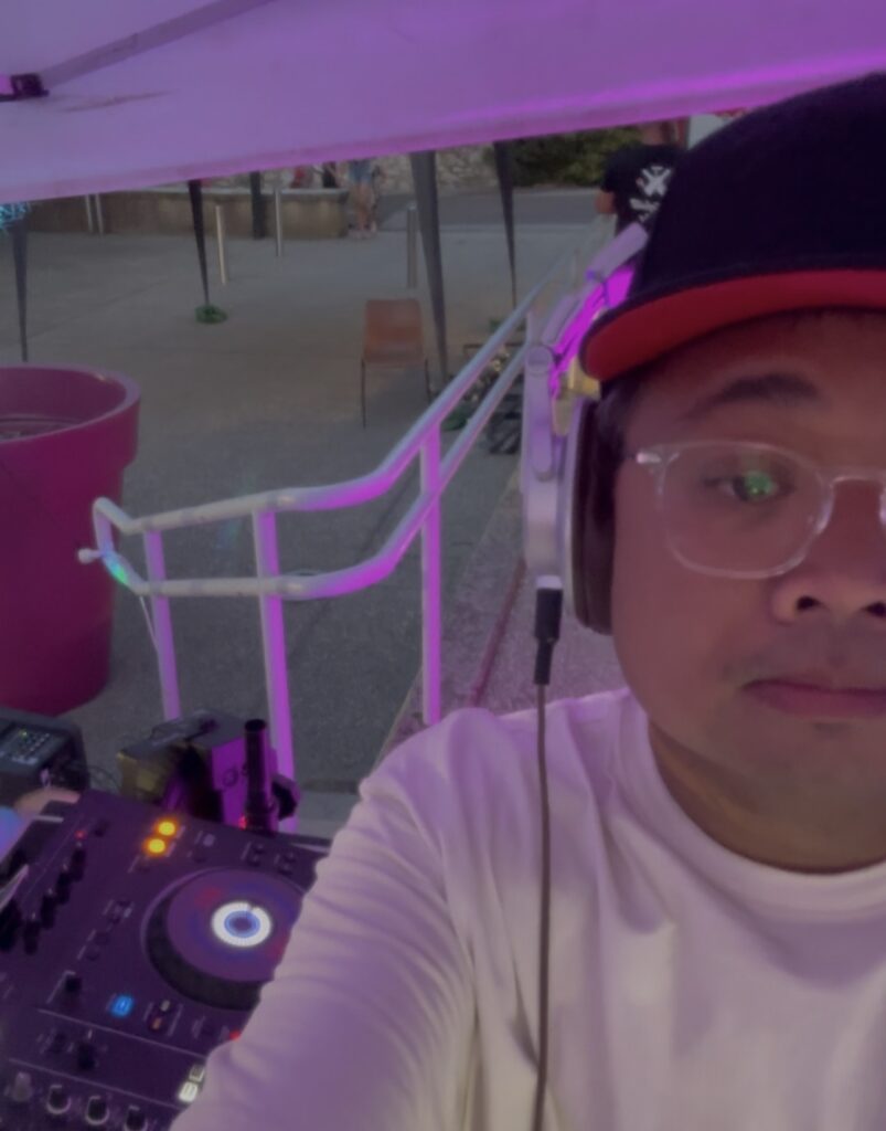 dj at selfie bal de sauzet